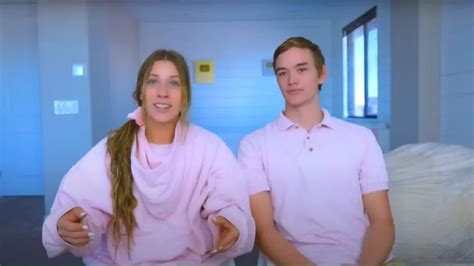 pink shirt couple breakup why